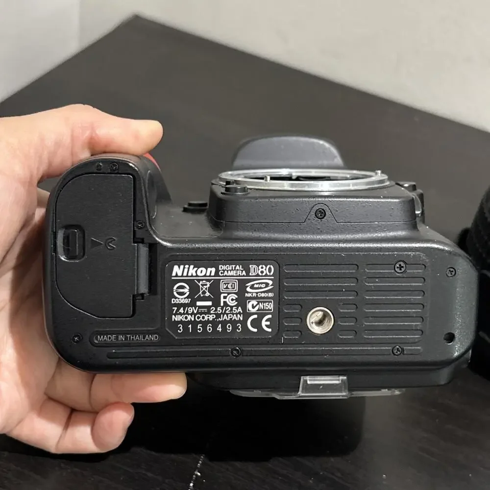 FOR PARTS Nikon D80, Nikkor 18-105 Lens & Accessories- Powers On w/ Error Code